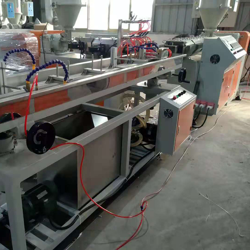 Single screw PLC controlled mo - Extruder recension och pris