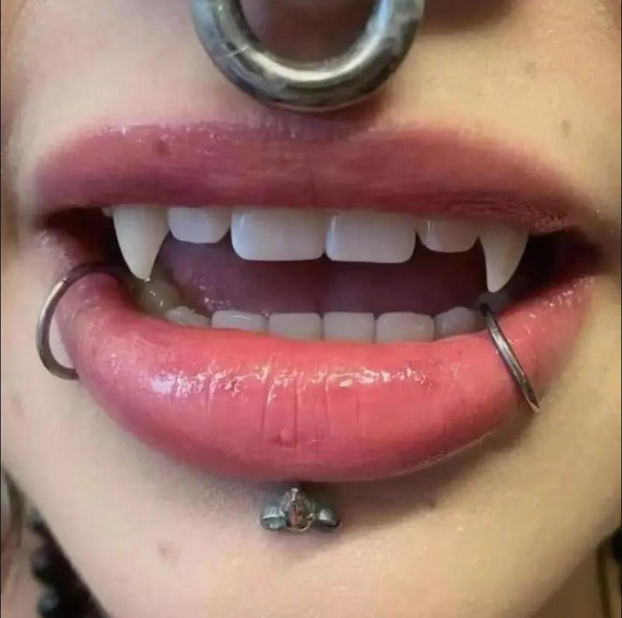 Halloween Vampire Fangs Set, R - Resin recension och pris